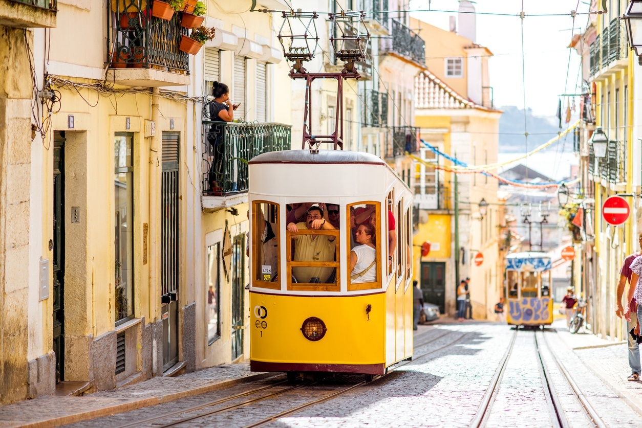 Os famosos funiculares de Lisboa; capital de Portugal também foi premiada no World Travel Awards