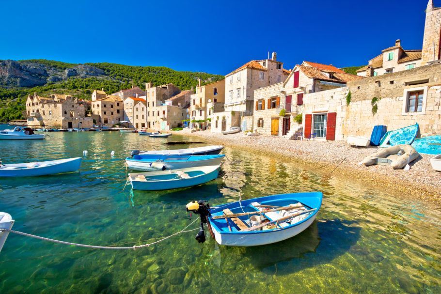 Com apenas 3,6 mil habitantes, a pequena Vis é uma das ilhas mais famosas na Croácia
