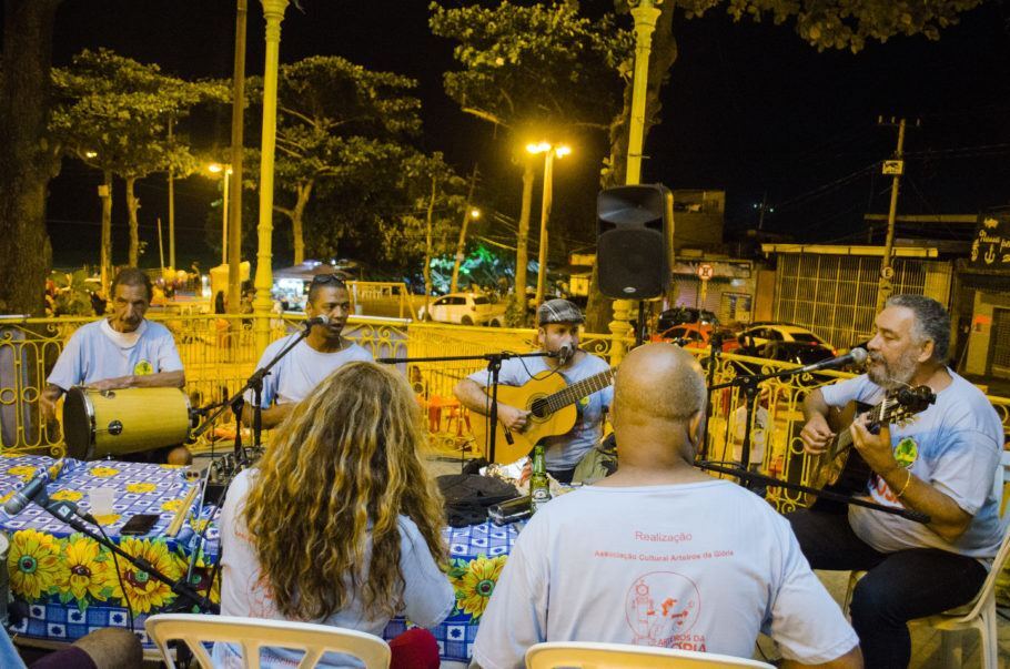 Projeto ‘A Gloriosa nos Coretos e Praças’ leva a coretos do Rio a tradicional roda de samba de Paulão 7 Cordas com o grupo A Mesa da Diretoria