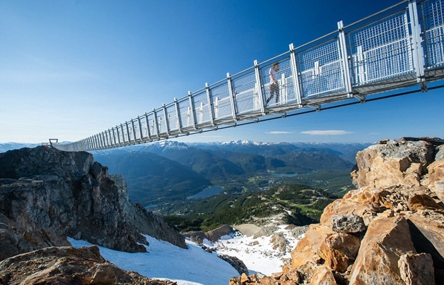 A Cloudraker Skybridge tem 130 metros de extensão e fica na Columbia Britânica, no Canadá