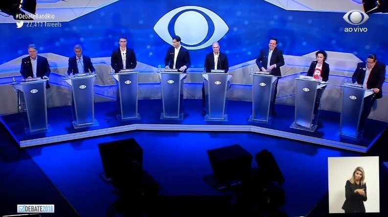 O debate teve a participação de oito candidatos