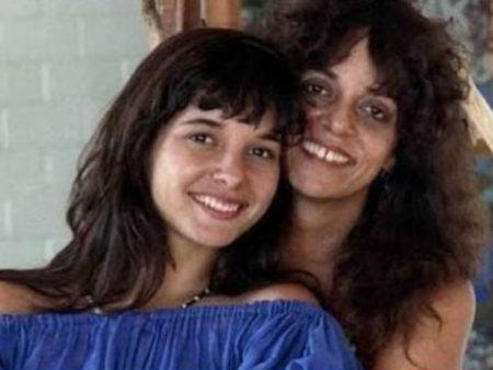 Gloria Perez ao lado de sua filha Daniella Perez, vítima de assassinato brutal em 1992