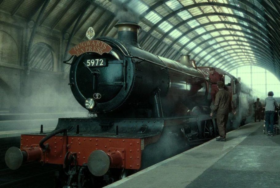 Universo de Harry Potter é tema de festa no projeto Nos Trilhos