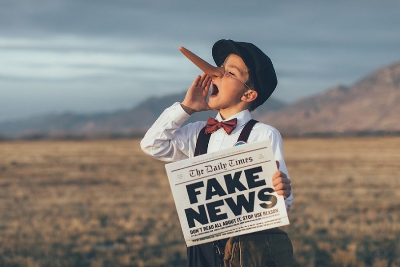 Segundo pesquisa divulgada pelo Instituto de Tecnologia de Masachussetts (MIT), fake news têm 70% mais chances de viralizar que as notícias verdadeiras e alcançam muito mais gente