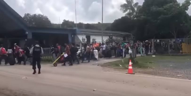 Vídeo divulgado nas redes sociais registrou momento da expulsão dos venezuelanos