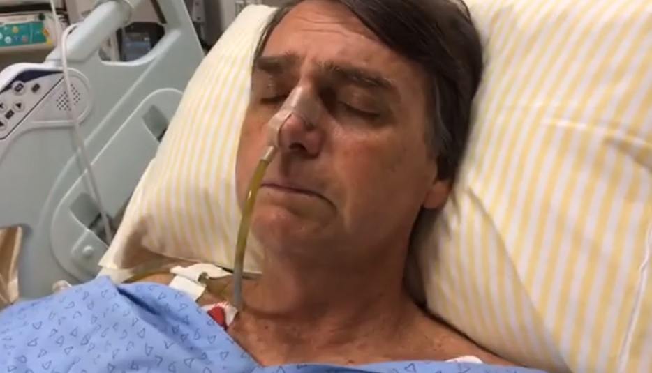 Jair Bolsonaro falou deitado na cama do hospital em São Paulo