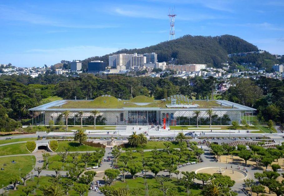 Vista panorâmica do California Academy of Sciences