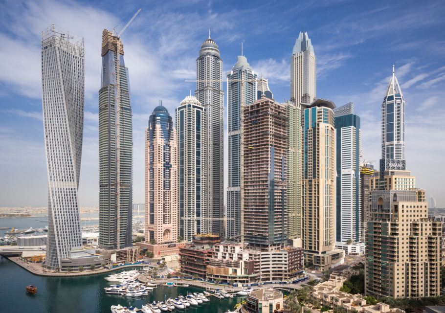 Vista dos arranhas-céus de Dubai; passagens aéreas para o destino custam em média R$ 4.000