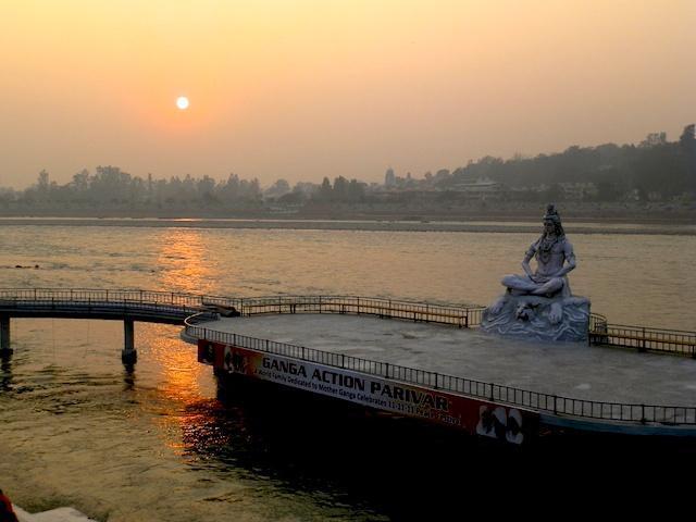 Rishikesh, na Índia, e o rio Ganges