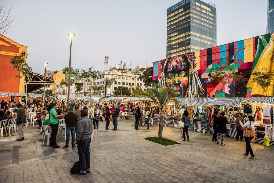 Feira do Cais leva muita arte, artesanato, gastronomia e música ao Boulevard Olímpico, todo segundo sábado do mês