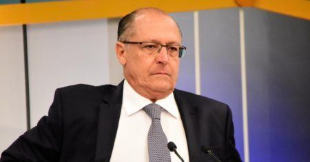 Geraldo Alckmin mostrou ser poliglota e falou em latim no debate da TV Aparecida