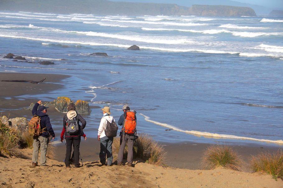 Início da caminhada pela praia Guabil