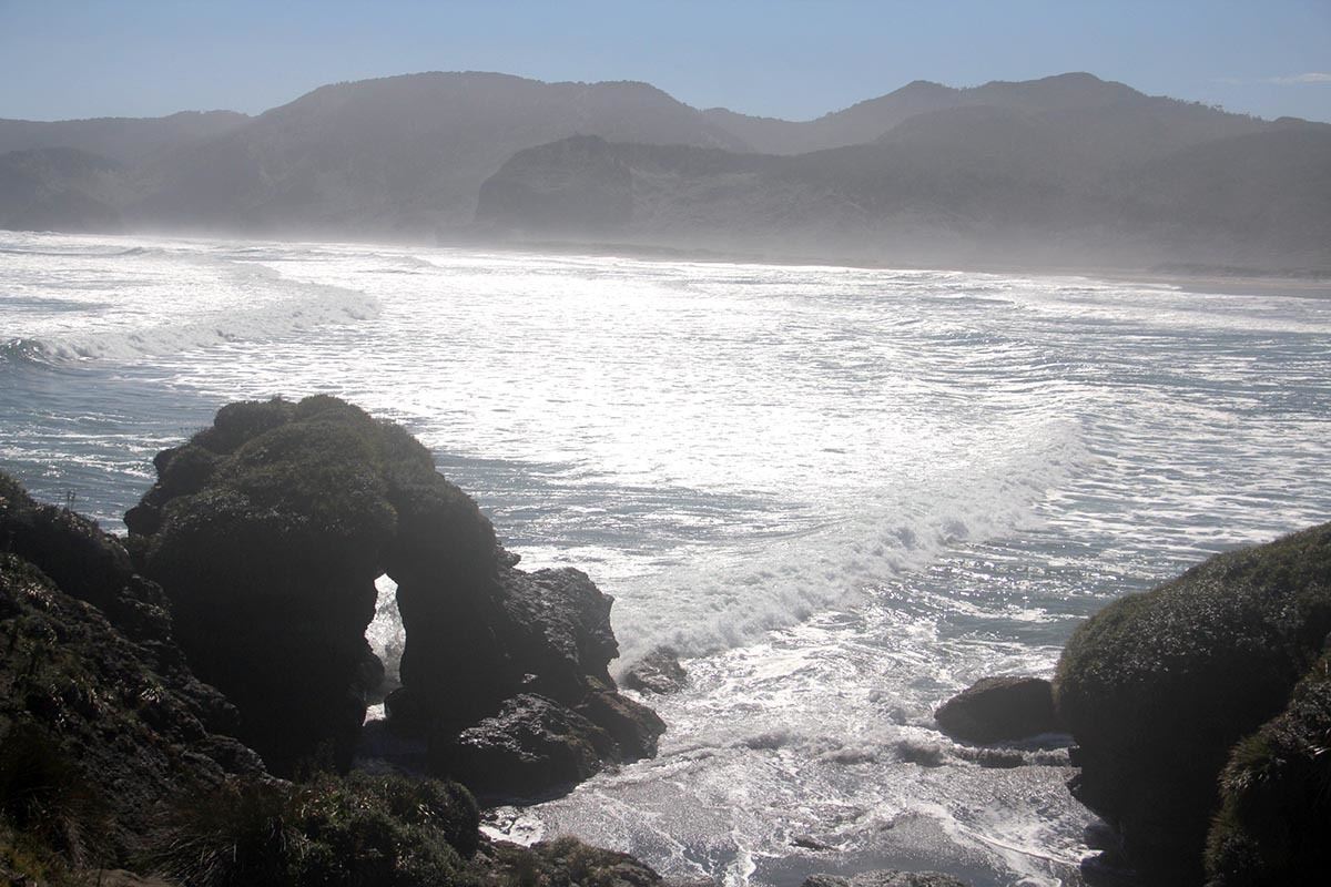 Oceano Pacífico versus rio Chepu