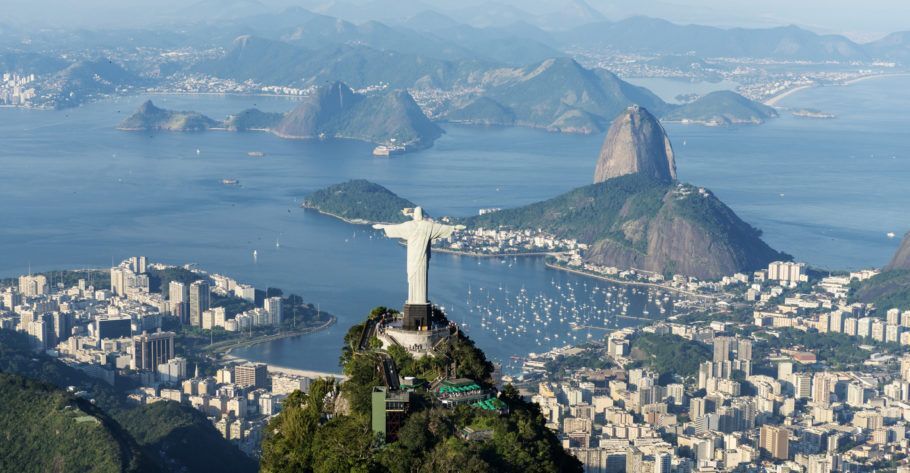 Vista do Cristo Redentor principal cartão-postal do Rio de Janeiro