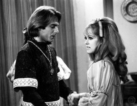 João Paulo Adour em cena com Djenane Machado em “A Ponte dos Suspiros” (1969)
