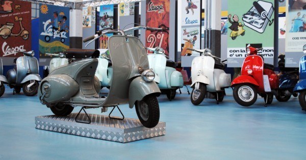 O Museu Piaggio tem mais de 250 modelos de Vespa e outros veículos