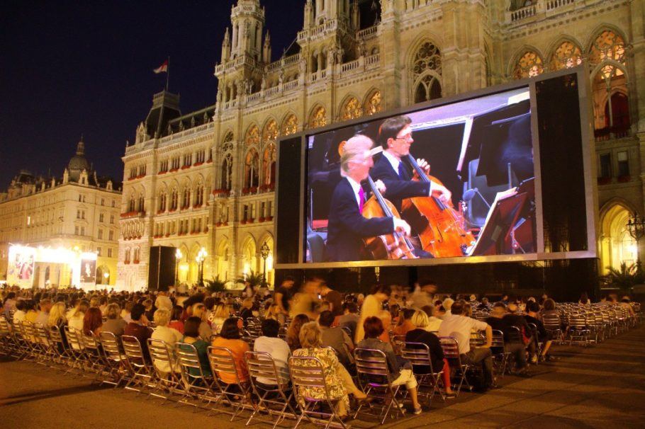 Prefeitura de Viena e Festival de Cinema Musical na Rathausplatz