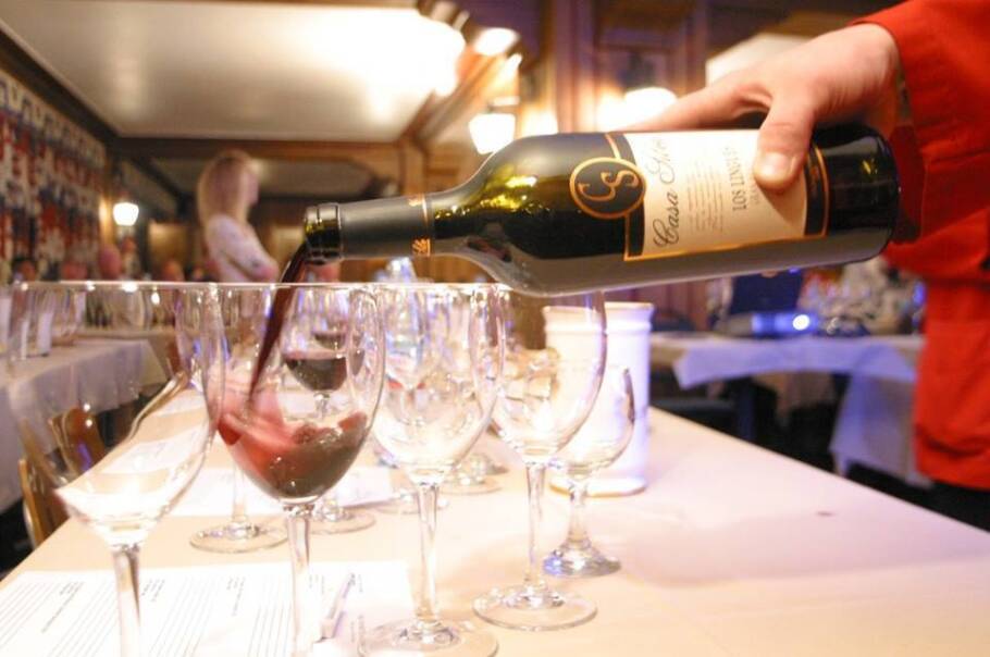 Pratos são acompanhados por bons vinhos chilenos