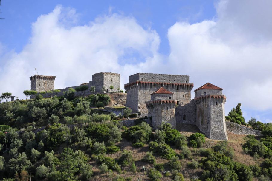 Castelo tem arquitetura militar do século 15