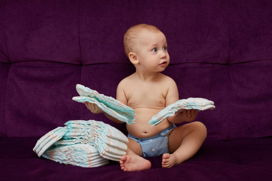 Um bebê chega a usar oito fraldas por dia, que poderiam ser recicladas