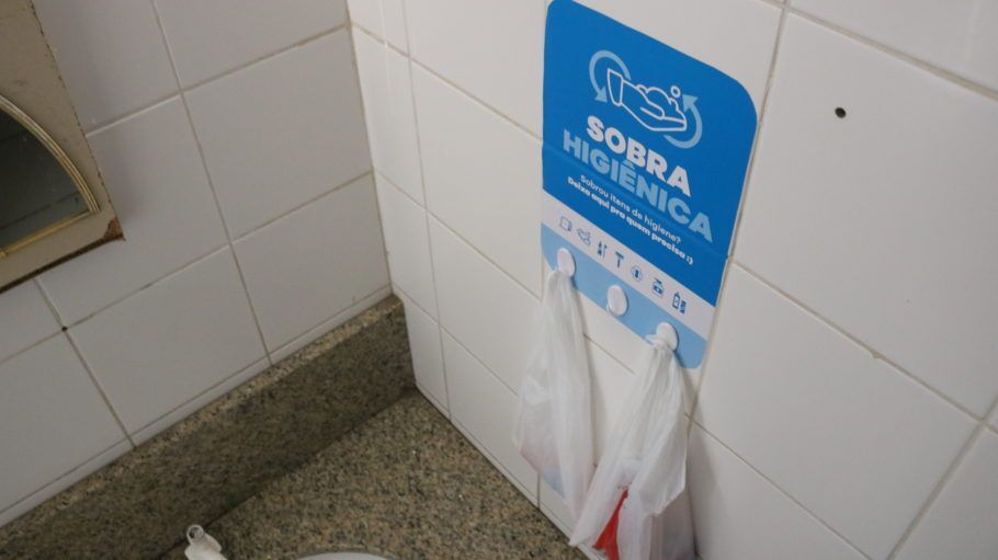 As sobras de produtos de higiene podem ser depositadas em sacolinhas
