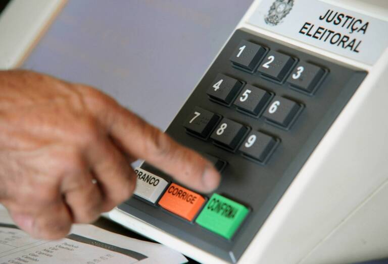 Em 71 países, já acabou a votação de brasileiros para presidente