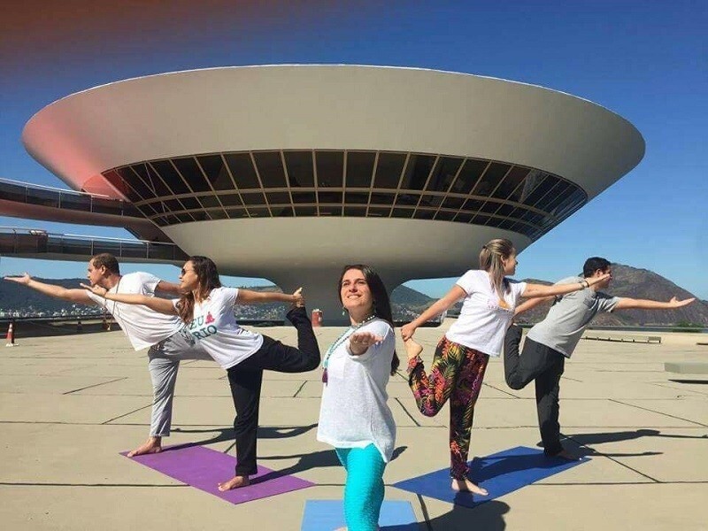 Nos dias 30 de setembro e 28 de outubro tem yoga e meditação gratuita no MAC Niterói!