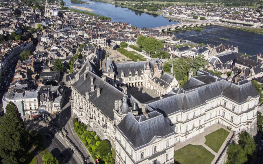 Castelo Real de Blois, a 180 km de Paris