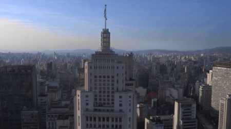 Vista do Farol Santander, cartão postal do Centro Histórico de São Paulo