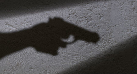 Criança deve ficar “o mais longe possível de armas”, diz Unicef