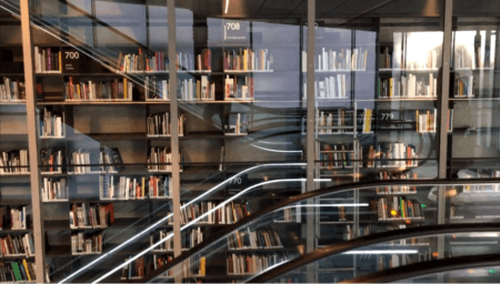 A biblioteca do IMS além de contar com design inovador, tem capacidade para 30 mil livros