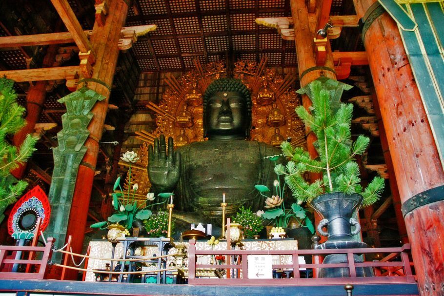 Templo onde está o Grande Buda de Nara é a maior construção em madeira do mundo