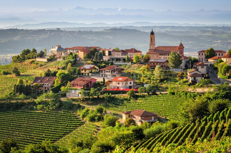 Vilarejo de Treiso, em Piemonte; região italiana está entre os destinos tendências para 2019