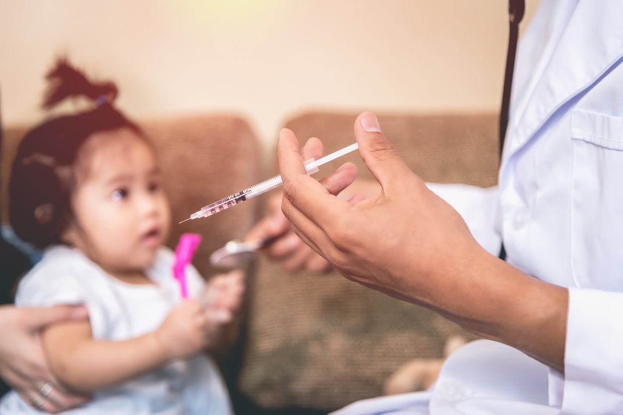 Médicos recomendam que pais fiquem atentos à saúde dos filhos e siga todas as vacinas