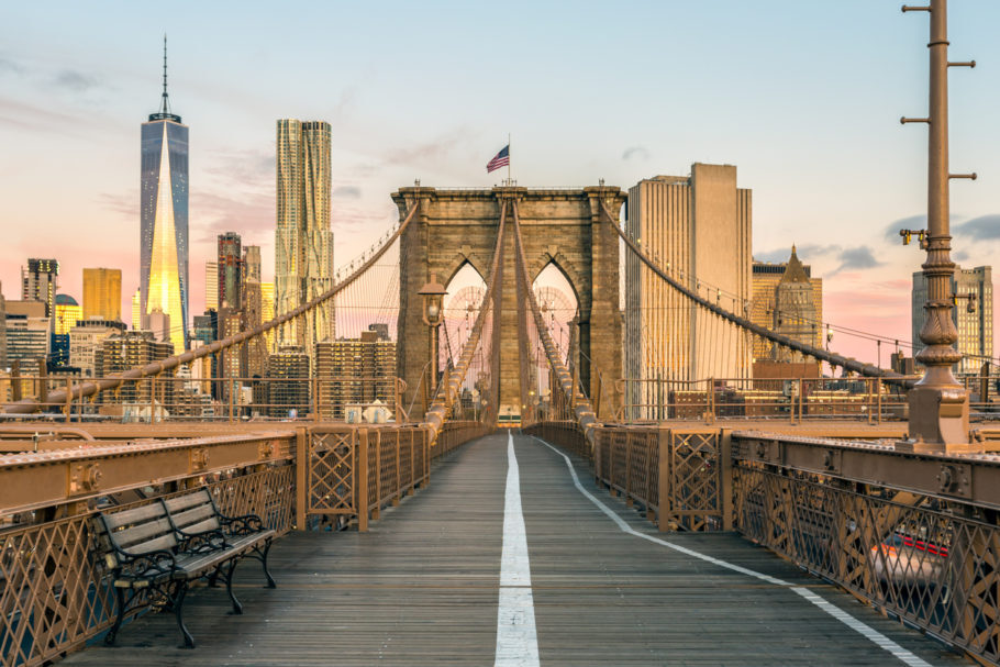 A famosa Brooklyn Bridge, que liga Manhattan ao Brooklyn