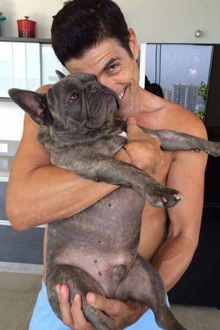 A nova estrela do Instagram é o Mano, o cachorro do Reynaldo Gianecchini