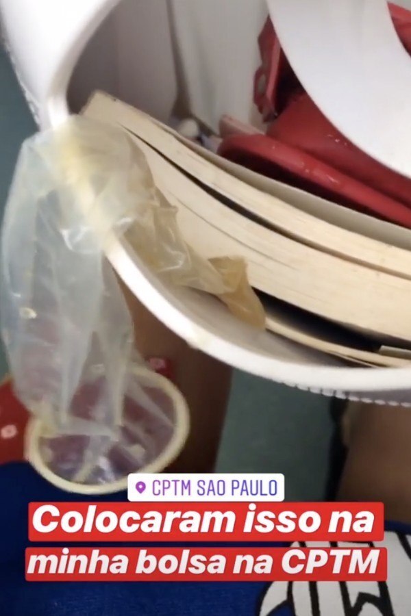 Jornalista Clara Novais encontra camisinha usada em sua bolsa após pegar o trem em SP