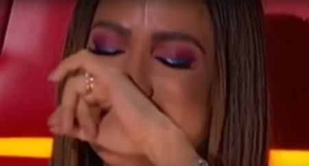Anitta chorou no programa “La Voz”, versão mexicana do “The Voice”