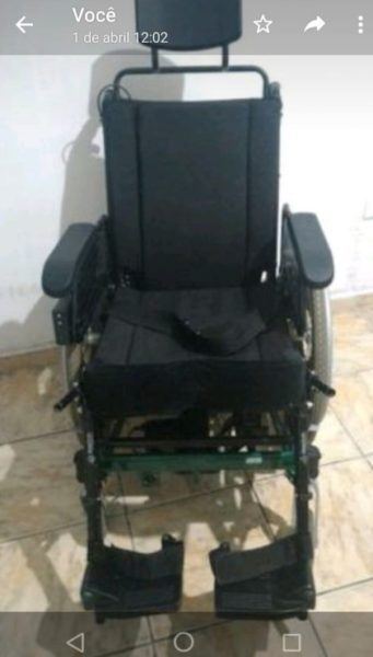Empresária doou uma cadeira para Brenno, filho da fã ajudada por Gusttavo Lima