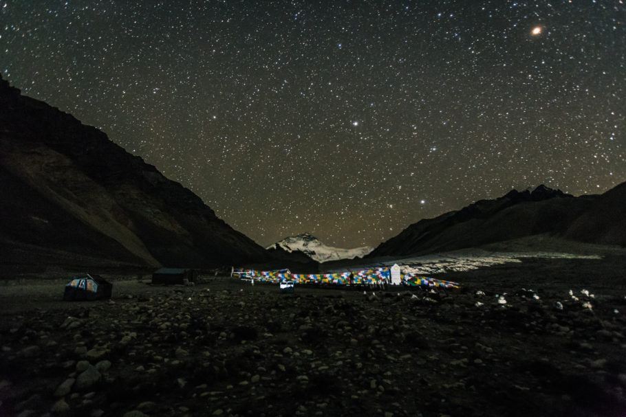 Everest e um bilhão de estrelas no Tibet
