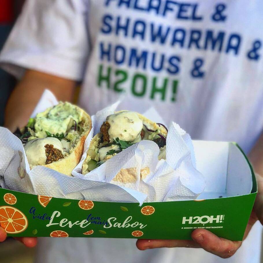 @falafelhaus é famoso por seus lanches mega recheados