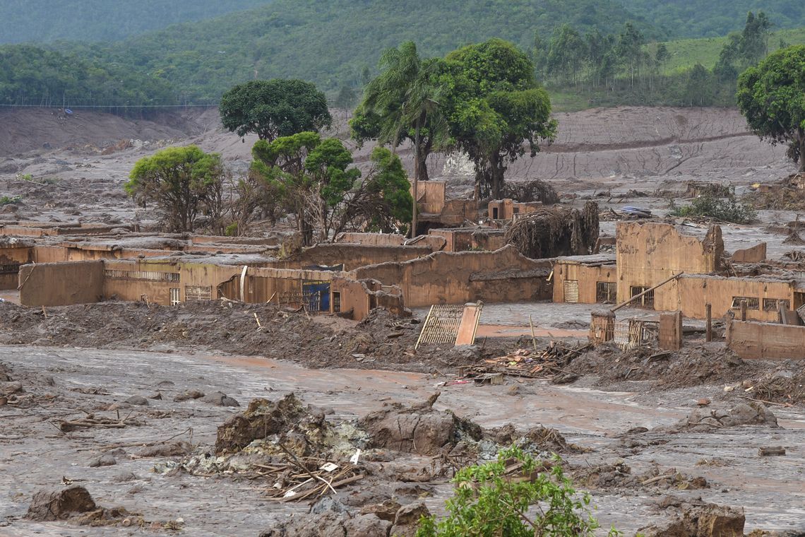 Bento Rodrigues, em Mariana (MG), atingido pelo rompimento de duas barragens de rejeitos da mineradora Samarco