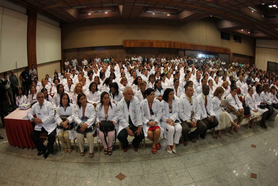 Médicos cubanos chegam à Bahia em 2014 para atuar pelo programa Mais Medicos