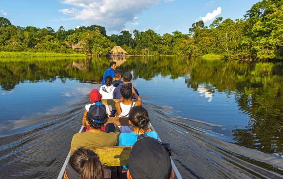 Já pensou em passar uns dias no meio da selva amazônica?