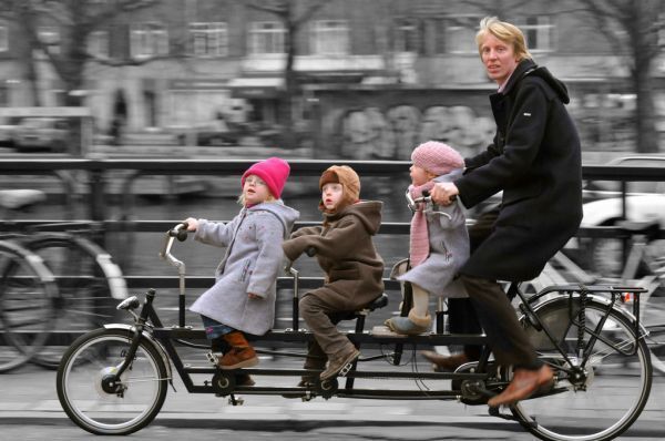 Amsterdã com crianças: bike para a familia