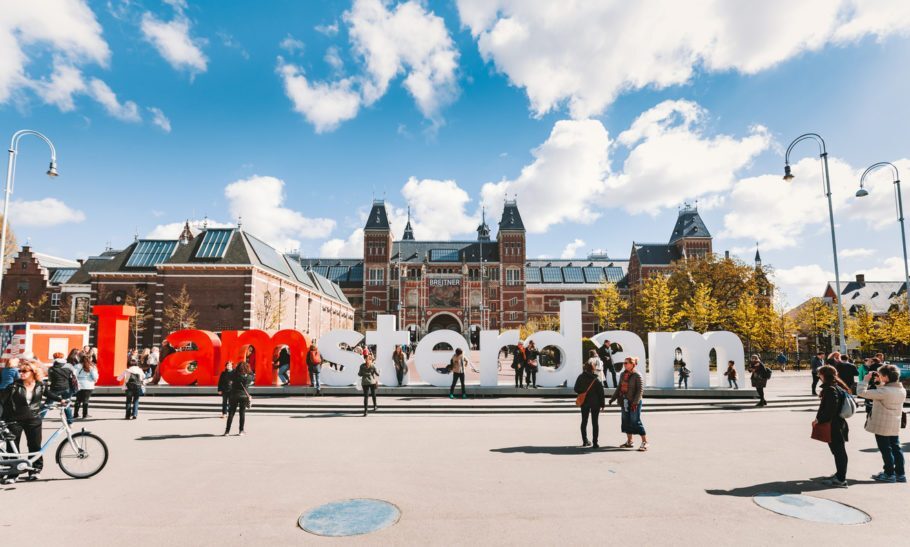 O famoso letreiro ‘I am Amsterdam’, na Museumplein, foi removido pela prefeitura de Amsterdã no começo de dezembro