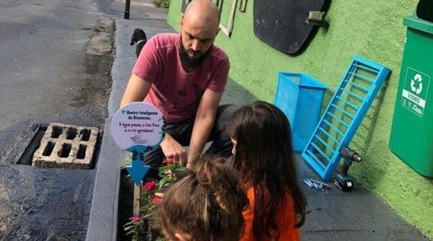 Tiago dos Santos, o inventor do filtro para bueiro de rua, também sofria com as enchentes