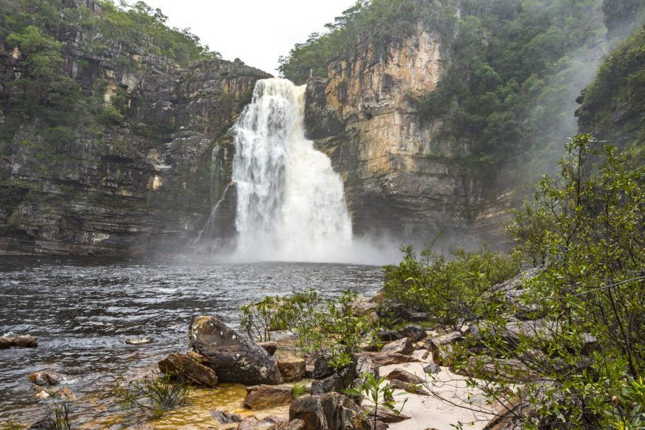 O Parque Nacional da Chapada dos Veadeiros tem área de aproximadamente 240 mil hectares
