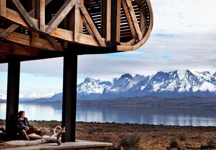 Vista do terraço do Tierra Patagonia, hotel com vistas para Torres del Paine
