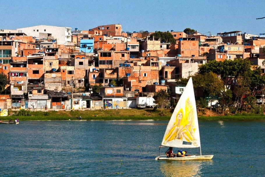 Divididos pela represa Billings, o bairro do Grajaú e a Ilha do Bororé convidam o visitante a conhecer o estilo de vida da “quebrada” paulistana